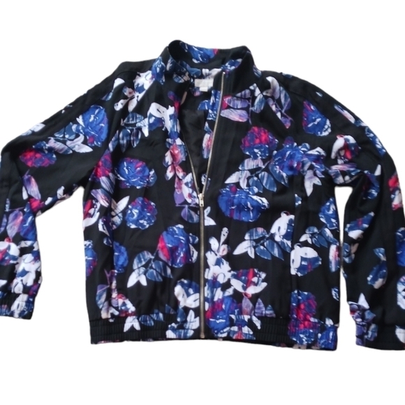 Belle+SKY Floral Bomber Style Jacket - Picture 7 of 9